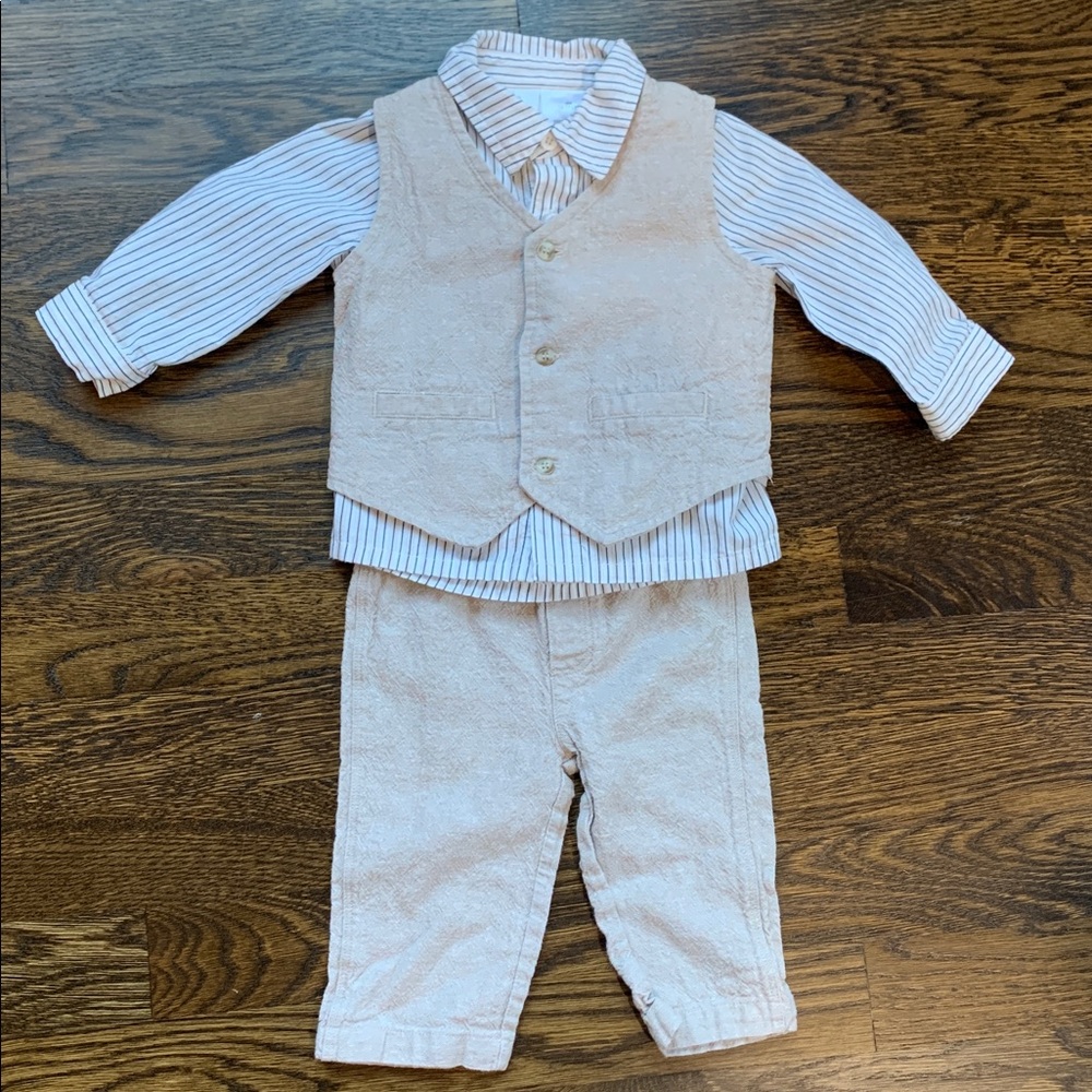 FAO Schwarz Beige Textured Linen Vest with Striped Shirt and Pants Set - 6mo